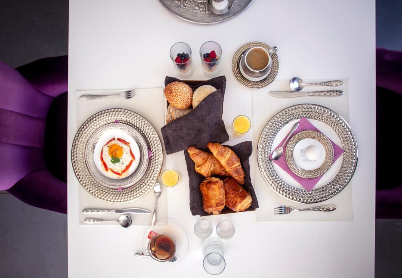 B&B Saint-Georges -Located In The City Centre Of Bruges- 외부 사진 Breakfast at the Hotel